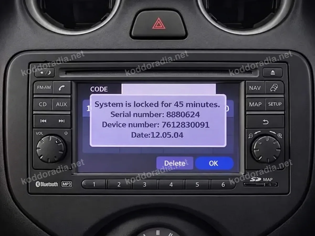 Ekran radia Nissan Connect z numerem seryjnym, numerem urządzenia i datą