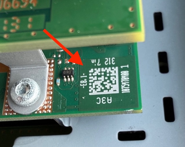 QR code example showing proper angle and distance